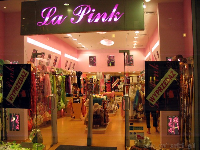 La Pink - bliżej nieznana marka, jednak całkiem fajna. To głównie korale, kolczyki, ...