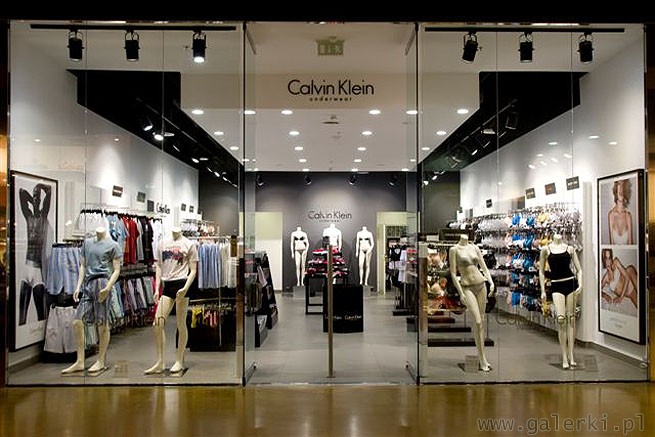 W salonie Calvin Klein znaleźć można kolekcje bielizny, przeznaczona zarówno ...