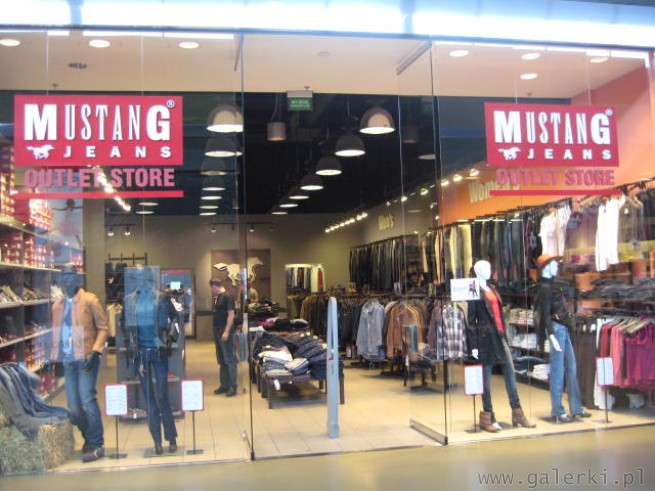 Mustang Jeans to niemiecka marka, która swoimi jeansami podbiła całą Europę. ...