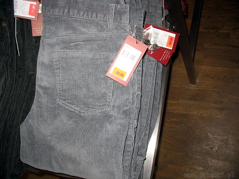 Philip Russel czyli Jeans Club - tutaj z natury ceny nie są wysokie a w dniu wyprzedaży ...