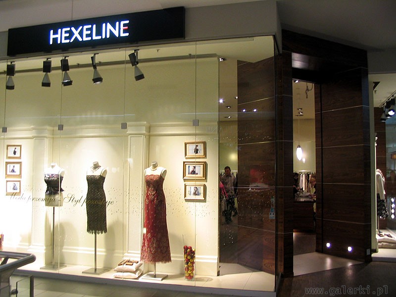 Hexeline - styl bardzo elegancki, kreacje wieczorowe. Nonszalancja i nietuzinkowość. ...