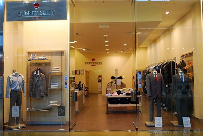 Sunset Suits to polska firma oferująca modne garnitury dla dojrzałych mężczyzn ...