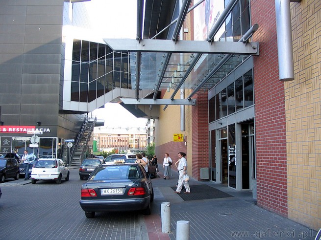 Wejście główne do budynku