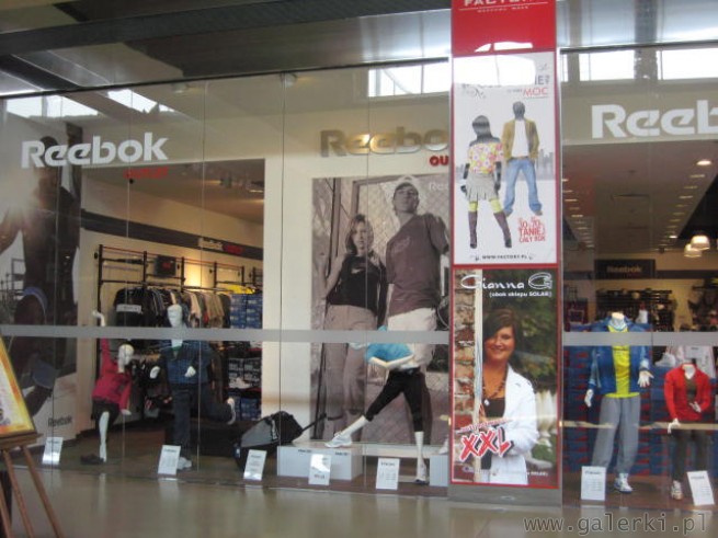 Reebok to jeden z liderów na rynku odzieży i akcesoriów sportowych. W sklepie ...