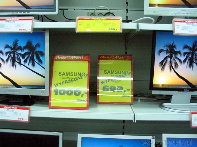 Samsung SM 940 BF Te monitory LCD można było kupić w sieci w cenie od 750 - 900PLN